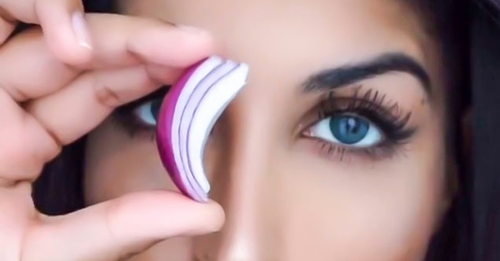 Grow thick eyebrows with onion juice
