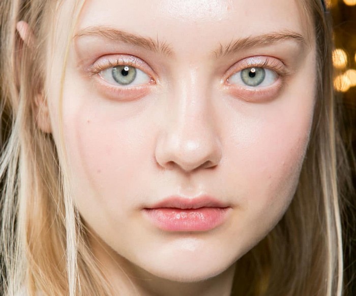 How to lighten eyebrows