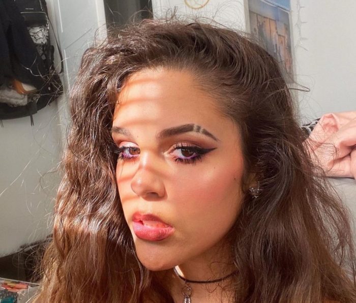 What is the meaning behind eyebrow slits?