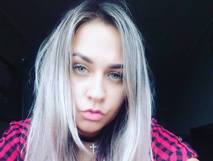 How to raise one eyebrow?