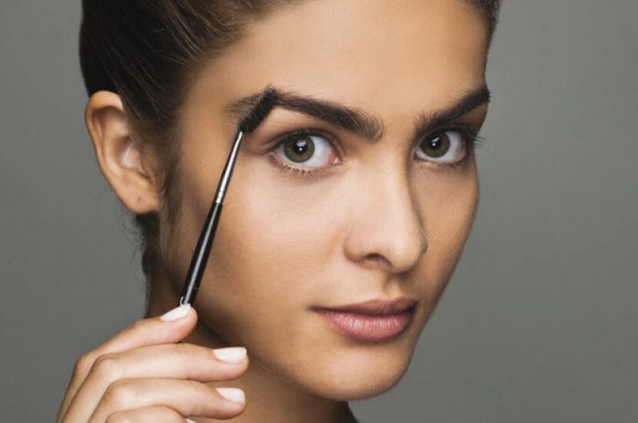 How can I grow my eyebrows naturally in 3 days?