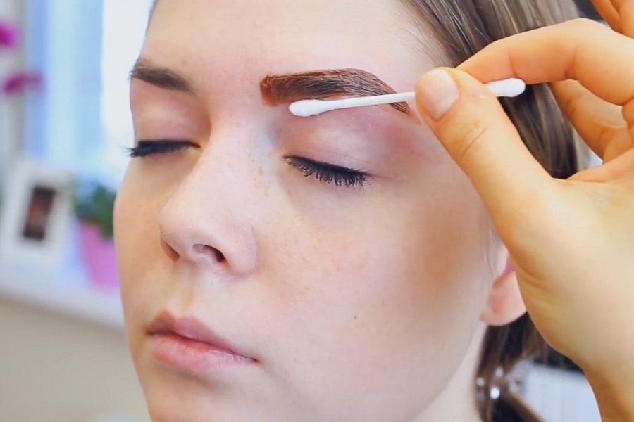 How long does eyebrow tint last?