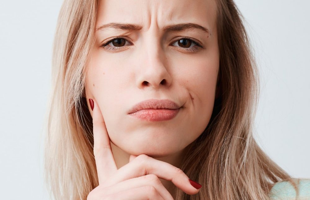 The Meaning Behind Furrowing Your Brows Unraveling the Hidden Messages